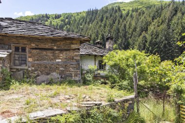 Köy Kosova ile orijinal on dokuzuncu yüzyıl evler, Plovdiv bölge, Bulgaristan