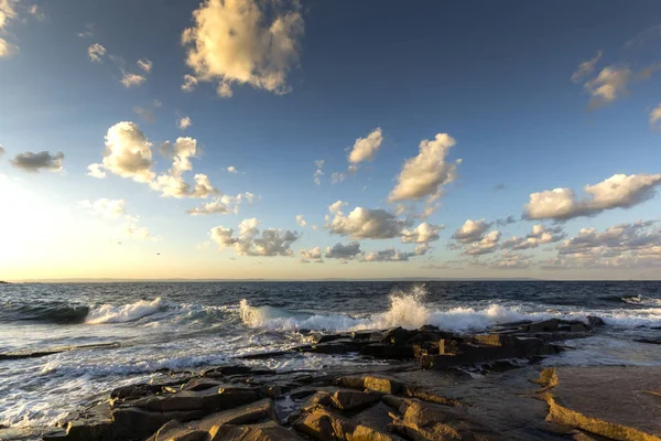 Zonsondergang Zeegezicht Van Rotsen Aan Kust Van Chernomorets Burgas Regio — Stockfoto