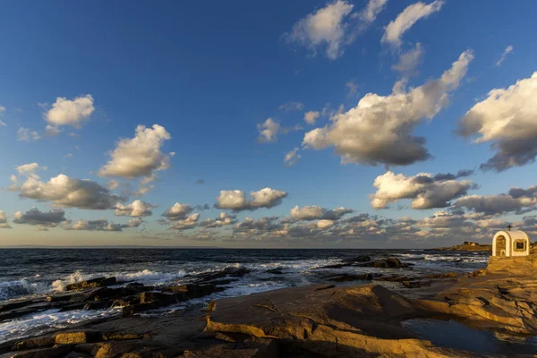 Zonsondergang Zeegezicht Van Rotsen Aan Kust Van Chernomorets Burgas Regio — Stockfoto