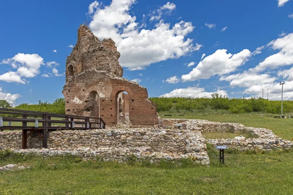 Ruiny Wczesnobizantyjskiej Bazyliki Chrześcijańskiej Znany Jako Czerwony Kościół Pobliżu Miasta — Zdjęcie stockowe
