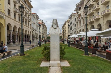 Selanik, Yunanistan - 30 Eylül 2017: Selanik şehir merkezinde Aristotelous Meydanı Panoraması, Orta Makedonya, Yunanistan