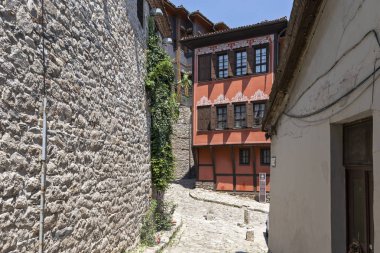 Plovdiv, Bulgaristan-Mayıs 29, 2019: sokak ve on dokuzuncu yüzyıl evler mimari ve tarihi rezerv Plovdiv şehir eski kent, Bulgaristan