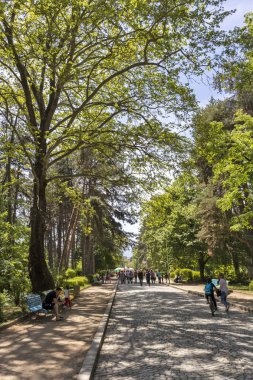 Sandanski, Bulgaristan-29 Nisan 2019: Sandanski kentinde Park St. Vrach Panoraması, Bulgaristan
