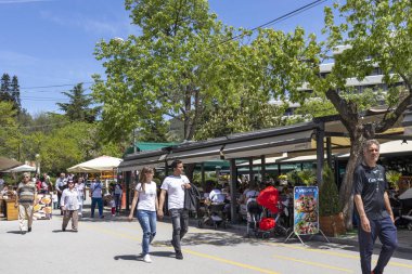 Sandanski, Bulgaristan - 29 Nisan 2019: Sandanski kasabasında merkez ve yaya caddesi, Bulgaristan