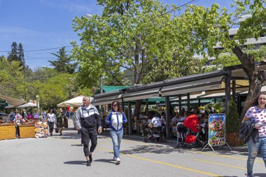 Sandanski, Bulgaristan - 29 Nisan 2019: Sandanski kasabasında merkez ve yaya caddesi, Bulgaristan