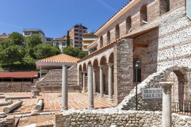 Sandanski, Bulgaristan - 29 Nisan 2019: Bulgaristan'ın Sandanski kasabasında bazilika lı Episcopal kompleksi kalıntıları