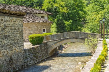 Etar, Gabrovo, Bulgaristan- 6 Temmuz 2018: Etar köyündeeski ev (Etara) Gabrovo kasabası yakınlarında, Bulgaristan