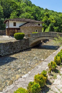 Etar, Gabrovo, Bulgaristan- 6 Temmuz 2018: Etar köyündeeski ev (Etara) Gabrovo kasabası yakınlarında, Bulgaristan