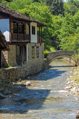 Etar, Gabrovo, Bulgaristan- 6 Temmuz 2018: Etar köyündeeski ev (Etara) Gabrovo kasabası yakınlarında, Bulgaristan