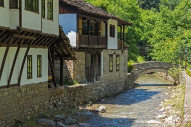 Etar, Gabrovo, Bulgaristan- 6 Temmuz 2018: Etar köyündeeski ev (Etara) Gabrovo kasabası yakınlarında, Bulgaristan