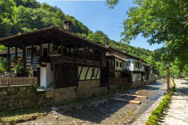 Etar, Gabrovo, Bulgaristan- 6 Temmuz 2018: Etar köyündeeski ev (Etara) Gabrovo kasabası yakınlarında, Bulgaristan