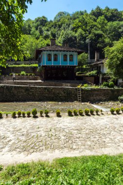 Etar, Gabrovo, Bulgaristan- 6 Temmuz 2018: Etar köyündeeski ev (Etara) Gabrovo kasabası yakınlarında, Bulgaristan