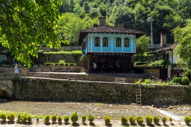 Etar, Gabrovo, Bulgaristan- 6 Temmuz 2018: Etar köyündeeski ev (Etara) Gabrovo kasabası yakınlarında, Bulgaristan