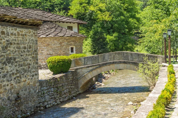 Etar, Gabrovo, Bulgaristan- 6 Temmuz 2018: Etar köyündeeski ev (Etara) Gabrovo kasabası yakınlarında, Bulgaristan