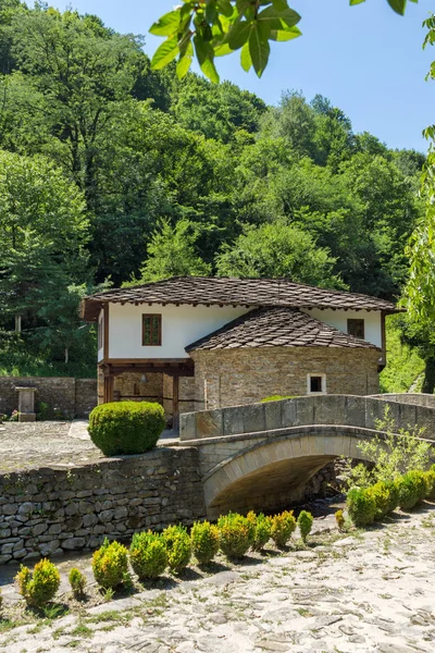Etar, Gabrovo, Bulgaristan- 6 Temmuz 2018: Etar köyündeeski ev (Etara) Gabrovo kasabası yakınlarında, Bulgaristan