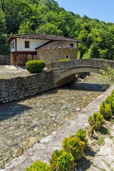 Etar, Gabrovo, Bulgaristan- 6 Temmuz 2018: Etar köyündeeski ev (Etara) Gabrovo kasabası yakınlarında, Bulgaristan