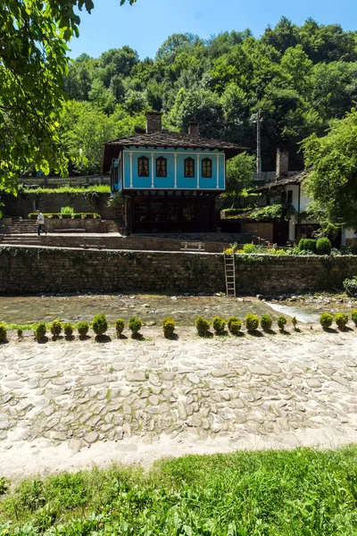 Etar, Gabrovo, Bulgaristan- 6 Temmuz 2018: Etar köyündeeski ev (Etara) Gabrovo kasabası yakınlarında, Bulgaristan