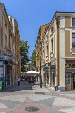 Plovdiv, Bulgaristan-29 Mayıs 2019: Plovdiv şehir merkezinde yaya sokakları, Bulgaristan