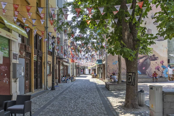 Plovdiv, Bulgaristan-29 Mayıs 2019: Plovdiv şehir merkezinde yaya sokakları, Bulgaristan