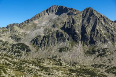 Kamenitsa zirvesi olan manzara, Pirin Dağı, Bulgaristan