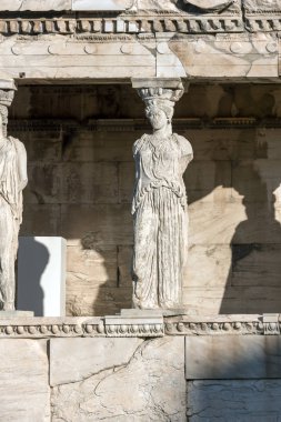 Atina Akropolis'teki Erechtheion'daki Caryatids Porşonu, Attica, Yunanistan
