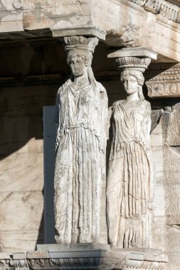 Atina Akropolis'teki Erechtheion'daki Caryatids Porşonu, Attica, Yunanistan