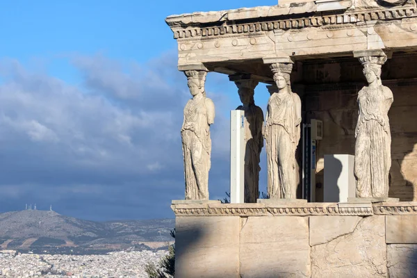 Βεράντα Των Καρυατιδίδων Στο Ερέχθειο Στην Ακρόπολη Αθηνών Αττική Ελλάδα — Φωτογραφία Αρχείου