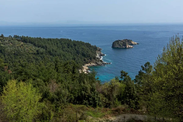 Thassos, Doğu Makedonya ve Trakya, Yunanistan kıyı şeridinde küçük ada ile Seascape