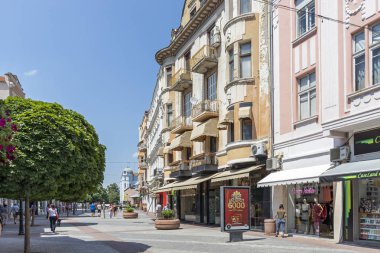 Plovdiv, Bulgaristan-29 Mayıs 2019: Plovdiv şehir merkezinde yaya sokakları, Bulgaristan