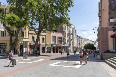 Plovdiv, Bulgaristan-29 Mayıs 2019: Plovdiv şehir merkezinde yaya sokakları, Bulgaristan