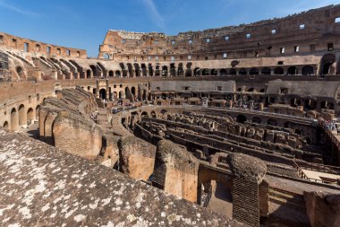 Roma, İtalya - 24 Haziran 2017: Roma, İtalya'da gladyatör Kolezyum Antik arenasının iç görünümü