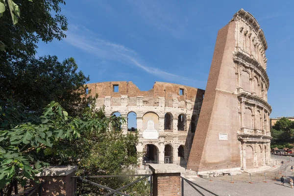 ローマ イタリア 2017 ローマ市の剣闘士コロッセオの古代アリーナの外の眺め イタリア — ストック写真