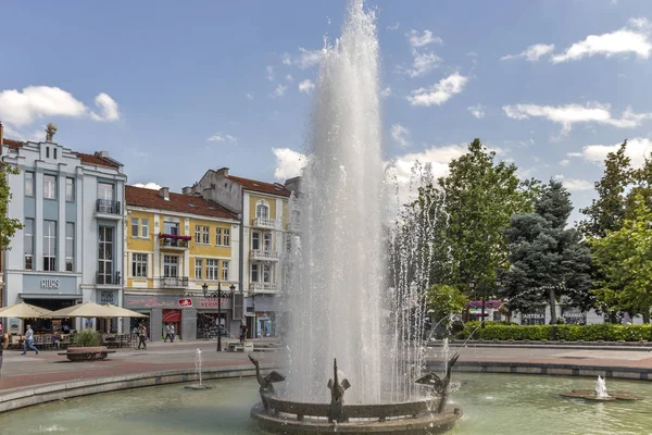 Plovdiv Bulgaristan Mayıs 2019 Plovdiv Şehrinin Merkezinde Pedestian Sokaklarında Peaople — Stok fotoğraf