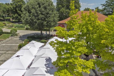 Nis, Sırbistan-15 Haziran 2019: Nis kentinde kale ve parkın Iç görünümü, Sırbistan