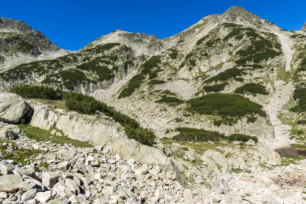 Paisaje con paso izquierdo Kralev Dvor, Montaña Pirin, Bulgaria — Foto de Stock