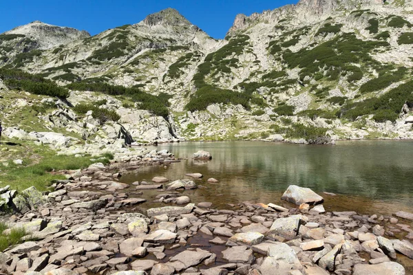 Lanskap danau Samodivski, Pirin Mountain, Bulgaria — Stok Foto