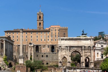Roma şehrinde Roma Forumu Panoraması