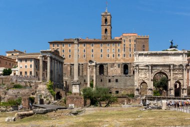 Roma şehrinde Roma Forumu Panoraması