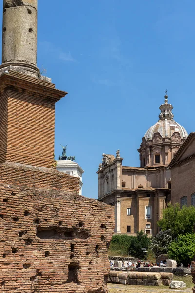 Panorama do Fórum Romano na cidade de Roma — Fotografia de Stock