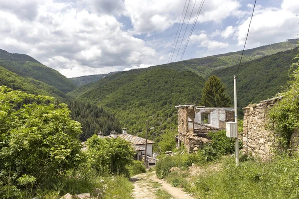 19世紀の家を持つコソボの村,ブルガリア — ストック写真