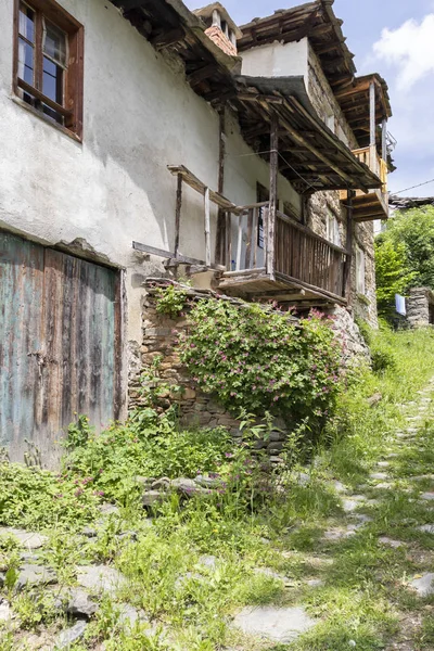 Aldeia do Kosovo com casas do século XIX, Bulgária — Fotografia de Stock