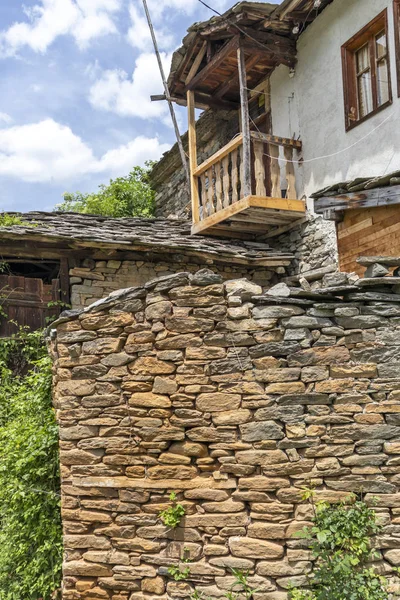 Село Косово с домами девятнадцатого века, Болгария — стоковое фото