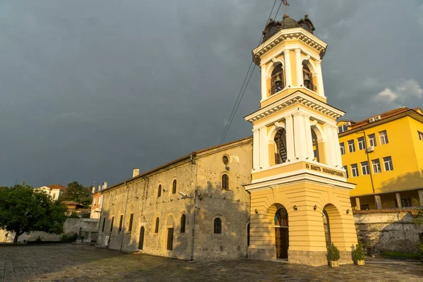 Zachód słońca Kościoła Marii Panny w mieście Płowdiw, Bulgar — Zdjęcie stockowe