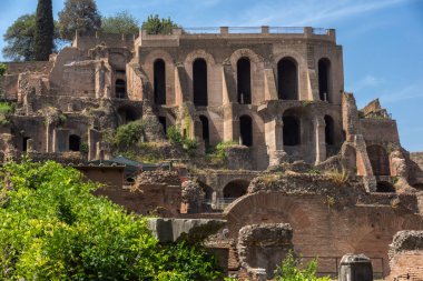 Roma şehrinde Roma Forumu panoramik görünümü