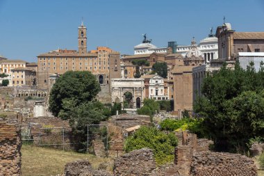 Roma şehrinde Roma Forumu panoramik görünümü