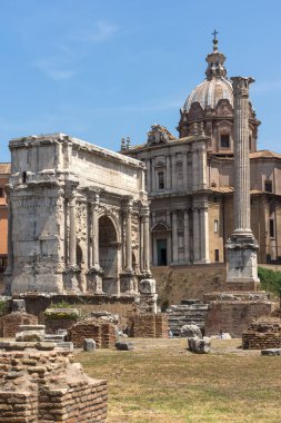 Roma şehrinde Roma Forumu panoramik görünümü