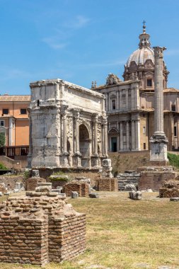 Roma şehrinde Roma Forumu panoramik görünümü