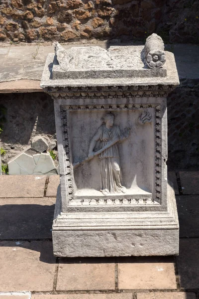 Roma şehrindeki Roma Forumu'ndaki antik kalıntılar — Stok fotoğraf