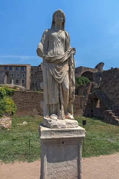 Roma şehrinde Roma Forumu'nda Vestallar Evi