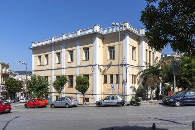 Tipik sokak ve Kavala, Greec şehrinin eski şehir binası